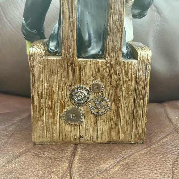 Frankenstein & Bride on Electric Chair - Spooky Night Halloween Decor - Picture 12 of 16